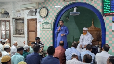 দোয়া মাহফিলে প্রতিমন্ত্রী মীর শাহে আলম এমপি  